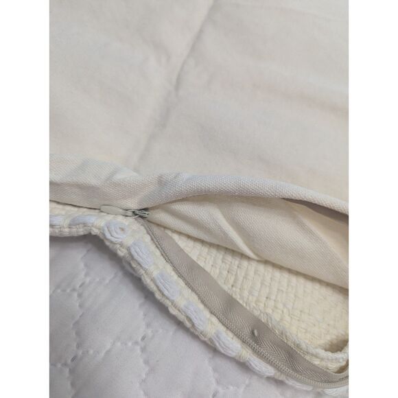 🤍 Set of 2 Boho Woven Pillow Covers 20x20 – Light Grey Tassel Style - Picture 4 of 7